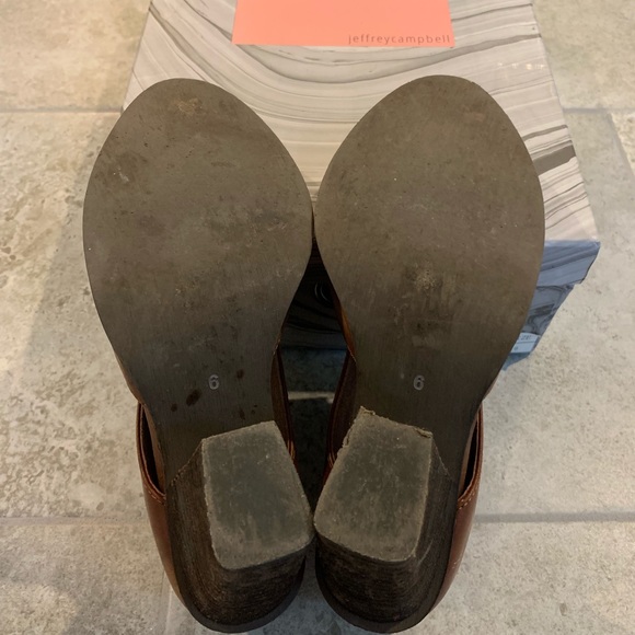 NIB Jeffrey Campbell Deep V Bootie - Size 6 - Picture 8 of 8